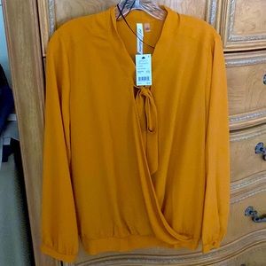 New!! Women’s Blouse Brand New